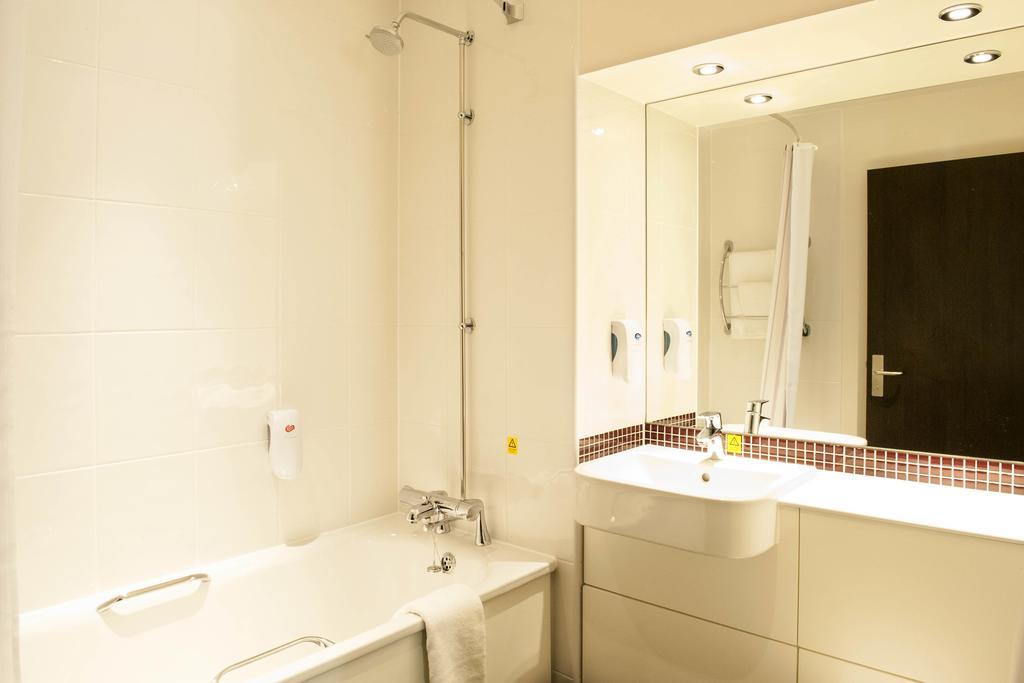 Premier Inn Harlow Szoba fotó